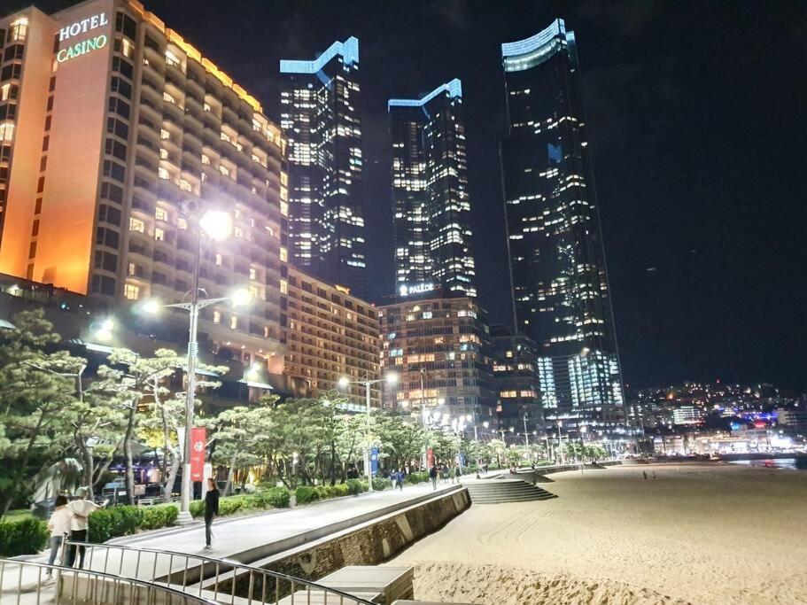 Haeundai Beach 1 Cho Lägenhet Busan Exteriör bild