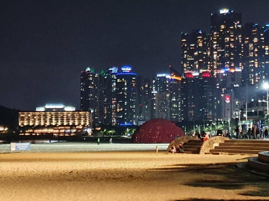Haeundai Beach 1 Cho Lägenhet Busan Exteriör bild